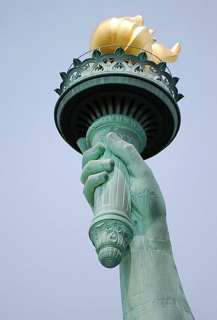 Statue of Liberty Torch (Close-up) New York | Flickr - Photo Sharing! Statue Of Liberty Illustration, Statue Of Liberty Torch, Statue Of Liberty Drawing, Liberty Torch, Patriotic Designs, Line Photography, Strong Symbol, Liberty Island, I Love Ny