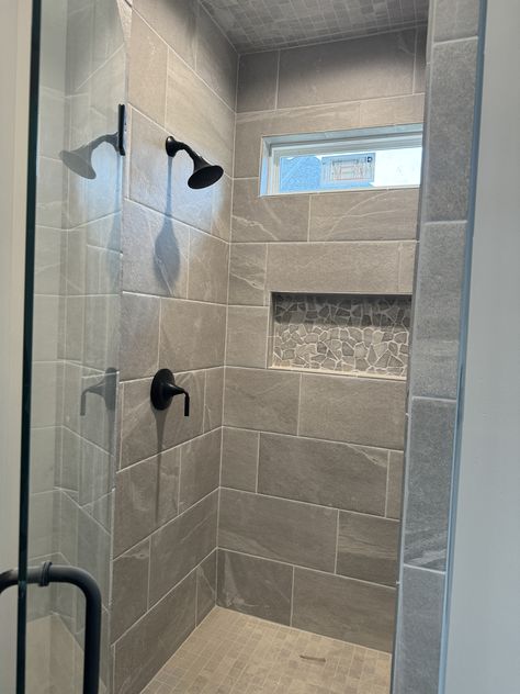 36 Inch Shower Tile Ideas, Tile Floors For Bathrooms, Grey Bathroom Shower Tile, Bathroom With Black Flooring, Light Grey Shower Tile Ideas, Grey Bathroom Design Ideas, Gray Walk In Shower Ideas, Grey Ensuite Shower Room, Stand In Shower Ideas