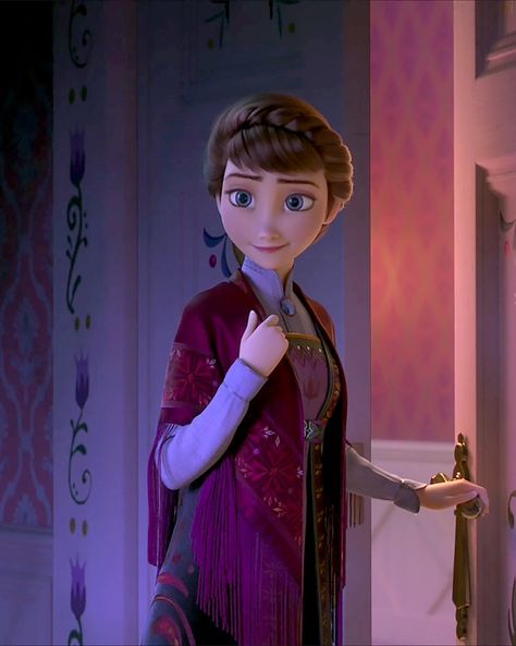 Iduna Frozen, Queen Iduna, Disney Moms, Disney Scenes, Frozen Sisters, Frozen Wallpaper, Frozen Pictures, Frozen Characters, Frozen Disney Movie