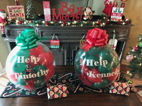 Stuffed Balloon Ideas Gifts Christmas, Elf Stuffed Balloons, Elf On A Shelf Balloon Ideas, Christmas Stuffed Balloon Ideas, Elf On The Shelf Stuffed Balloon, Christmas Balloon Gift Ideas, Christmas Stuffed Balloons, Elf Balloon Arrival, Christmas Bobo Balloon Ideas