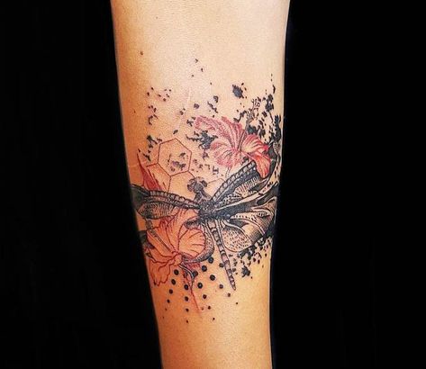 Ilaria Tattoo, Red Dragonfly Tattoo, Red Abstract Tattoo, Flash Tats, Brother Tattoos, Dragonfly Tattoo Design, Tatoo Inspiration, Rose Tattoos For Women, Flower Wrist Tattoos