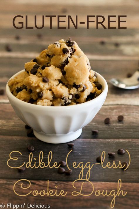 Gluten free edible cookie dough, perfect for eating by the spoon, topping brownies, or putting in ice cream. Gluten Free Edible Cookie Dough, Gluten Free Cookie Dough, Cookie Dough To Eat, Edible Cookie Dough Recipe, Dessert Oreo, Healthy Cookie Dough, Cookie Dough Recipes, Edible Cookies, Desserts Vegan