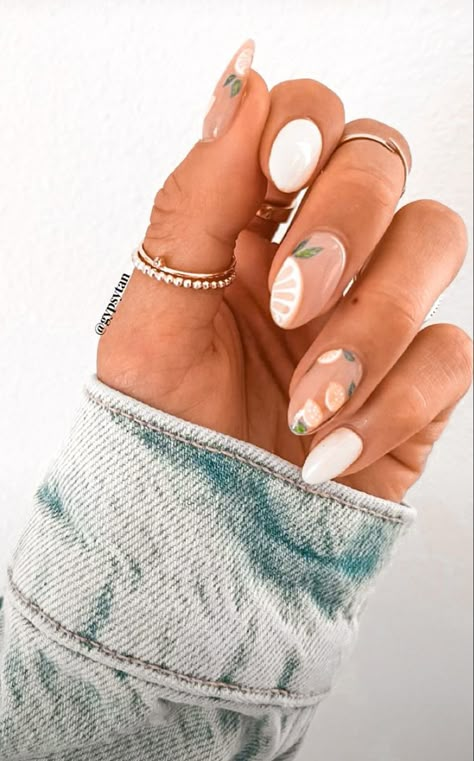 Spanish Holiday Nails, Beach Astethic Nails, Italian Vacation Nails, Denmark Nails, Spain Inspired Nails, Spain Nails Design, Europe Vacation Nails, Italy Vacation Nails, Honeymoon Nails Ideas