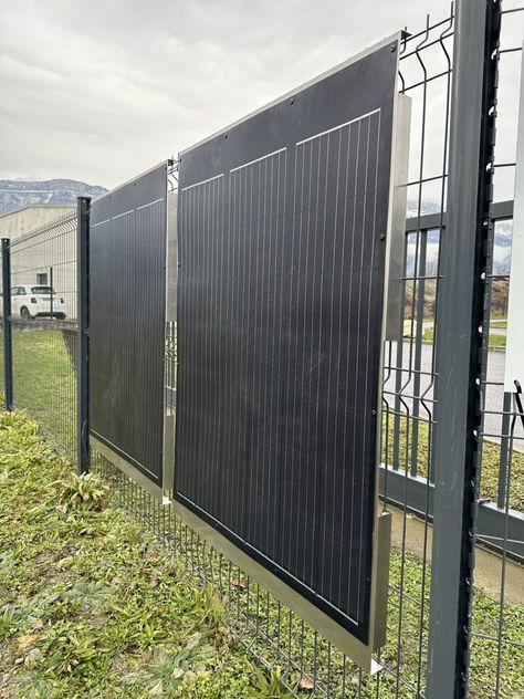 Sunwind releases vertical PV kit with anti-theft structure – pv magazine International Solar Panels Architecture, On Grid Solar System, Small Wind Turbine, Walkway Landscaping, Solar Power Diy, Solar Module, Water Heaters, Power System, Metal Fence