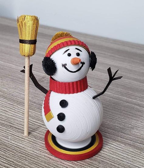 Quilling Snowman, Quilled Snowman, Quilling Miniatures, Quilled Ornaments, Quilling Birthday Cards, Quilling Dolls, Christmas Quilling, Arte Quilling, Quilling Work