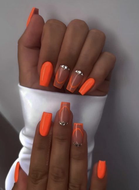 Multicolor Neon Nails, Orange Neon Nails, Summer Nails Orange, Neon Orange Nails, Orange Acrylic Nails, Summer Nails 2024, Summer Gel Nails, Short Acrylic Nails Designs, Nails 2024