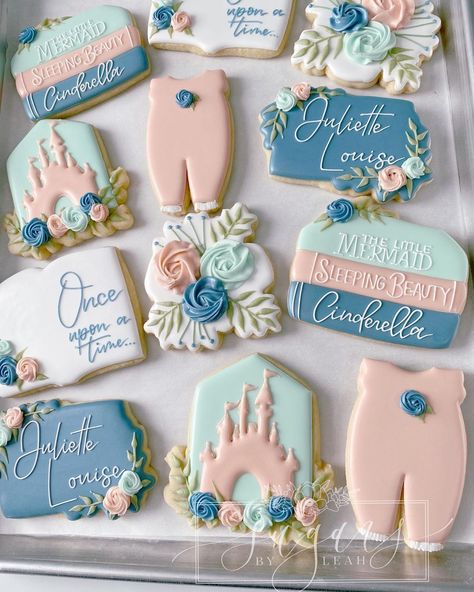 Fairytale Baby Shower Ideas, Fairytale Baby Shower Theme, Fairytale Cookies, Fairytale Baby Shower, Royal Icing Cookies Recipe, Cookie Board, Cookie Decorations, Royal Iced Cookies, Fancy Cupcakes