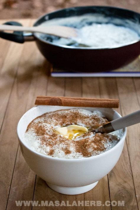 Norwegian Porridge, Rice And Milk, Healthy Breakfast Items, One Pot Rice Meals, Easy Oatmeal Recipes, Breakfast Rice, Better Breakfast, Christmas Meal, Norwegian Food