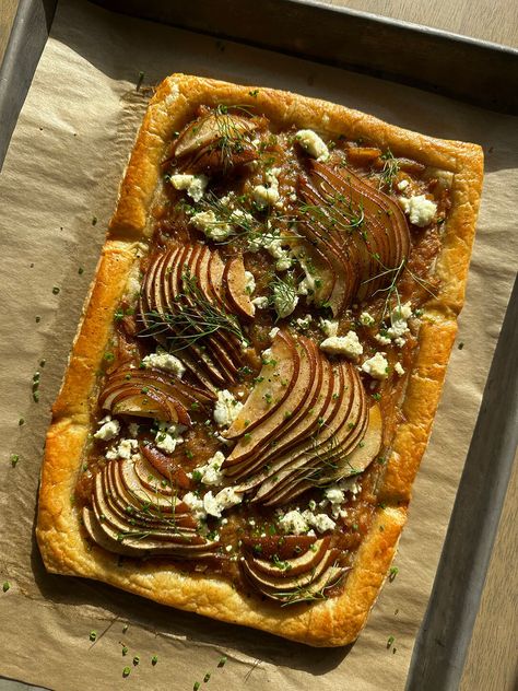 Caramelized Fennel and Pear Tart Cafe Hailee, Caramelized Fennel, Fennel Fronds, Fennel Bulb, Chicken Paprikash, Pear Tart, Fresh Chives, Yellow Onion, Goat Cheese