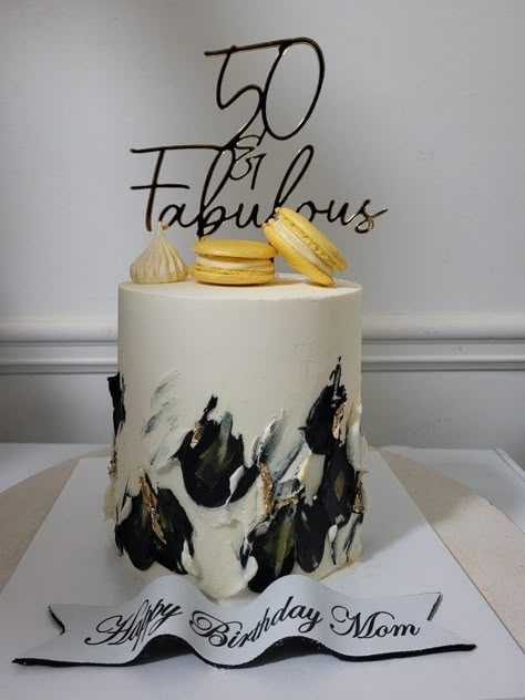 Black And Yellow Cake For Men, White Black And Gold Cake Ideas For Men, White Cake With Black And Gold, White Cake Design For Men, Black And Silver Theme Cake, 50th Cake Toppers, White Cake With Black And Gold Accents, Black Silver And Gold Cake, Black White Gold Birthday Cake