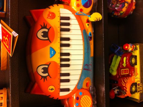 Creepy smiling cat piano toy. We used to sell these. And yes, it does look creepy now. Maybe that's why it wasn't a good seller. lol Cat Piano Toy, Cat Piano Toy Songs, Cat Piano, Robert Fox, Piano Video, Make A Joyful Noise, Smiling Cat, Joyful Noise, Retro Photography