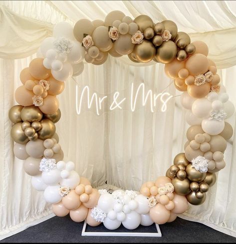 Garland Balloon, Wedding Background Decoration, Wedding Balloon Decorations, Diy Balloon Decorations, Arch Decoration Wedding, Birthday Party Theme Decorations, Birthday Balloon Decorations, Anniversary Decorations, Balloon Columns