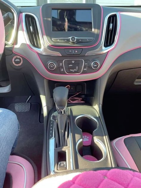 ˚୨୧⋆ @bella2angel Pink Car Decorations Interior, Pink Car Interior Accessories, Y2k Car Interior, Pink Car Decor, Malibu Car, Pink Car Interior, Pink Car Accessories, Car Interior Diy, New Car Accessories