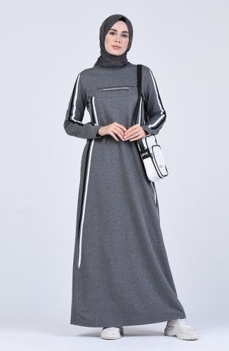 Sport Abaya, Cloak Pattern, Dynasty Outfits, Athleisure Trend, Sporty Dress, Muslim Fashion Outfits, Sport Dress, Abaya Fashion, Hijab Outfit