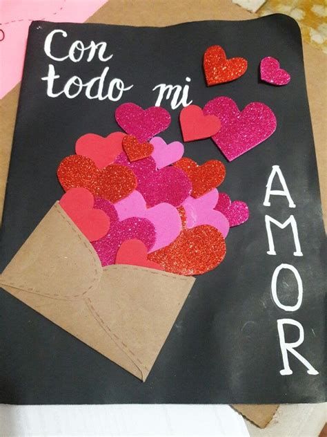 San Valentín | Regalos De San Valentín Caseros, Arreglos Valentine's Day Gift Baskets, Diy Valentine's Day Decorations, Preschool Classroom Decor, Book Cover Diy, Bf Gifts, Mother's Day Diy, Art N Craft, Valentine's Day Diy