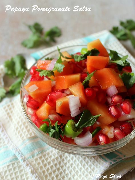 Papaya Pomegranate Salsa Papaya Salsa, Pomegranate Salsa, Pomegranate Dressing, Papaya Recipes, Eating Fresh, Apple Salad, Pepper Powder, Coriander Leaves, Pomegranate Seeds