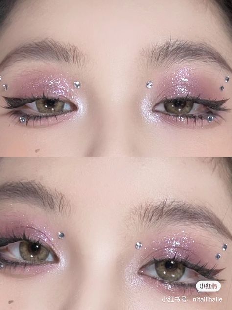 Mauve Douyin Makeup, Purple White Makeup, Lavender Douyin Makeup, Glitter Douyin Makeup, Purple Douyin Makeup, Soft Purple Makeup, Douyin Makeup Look, Douyin Eye Makeup, Eye Makeup Inspo