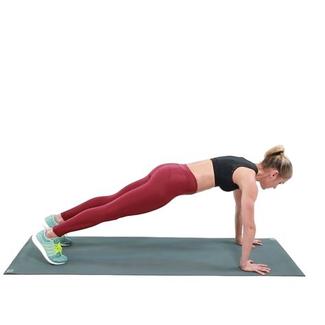 Start in high plank with your feet hip-distance apart. Then tap each hand to the opposite shoulder while engaging your core and glutes to keep the hips as still as possible. Effective Ab Workouts, Ab Routine, Best Abs, Lower Abs Workout, Circuit Workout, Beste Mama, Restaurant Chairs, Total Body Workout, Strength Workout