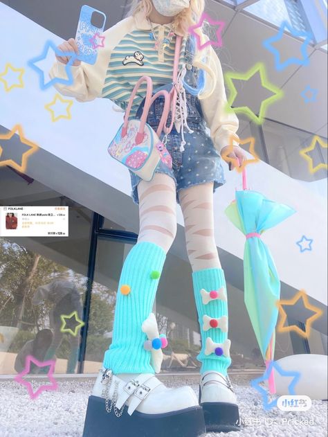 Pastel Retro Outfit, Decora Outfits Pastel, City Pop Aesthetic Outfits, Hyperpop Fashion, Decora Kei Outfits, Pink Blue Outfit, Outfit Inspo Korean, Pastel Y2k, Vaporwave Fashion