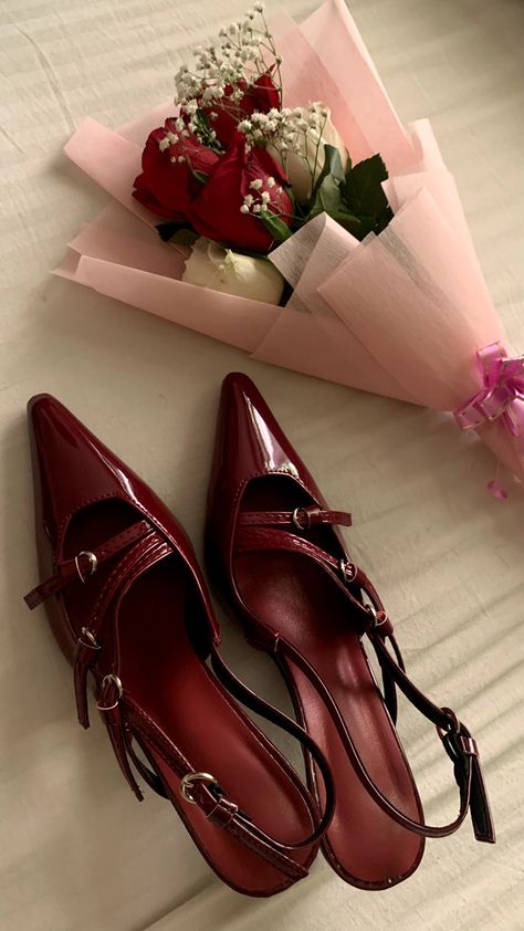 #maroon #lanadelrey Maroon Things, Maroon Hijab, Cherry Vibes, Maroon Heels, Girly Shoes, Lana Del Rey, Dark Red, Animal Crossing, Cherry