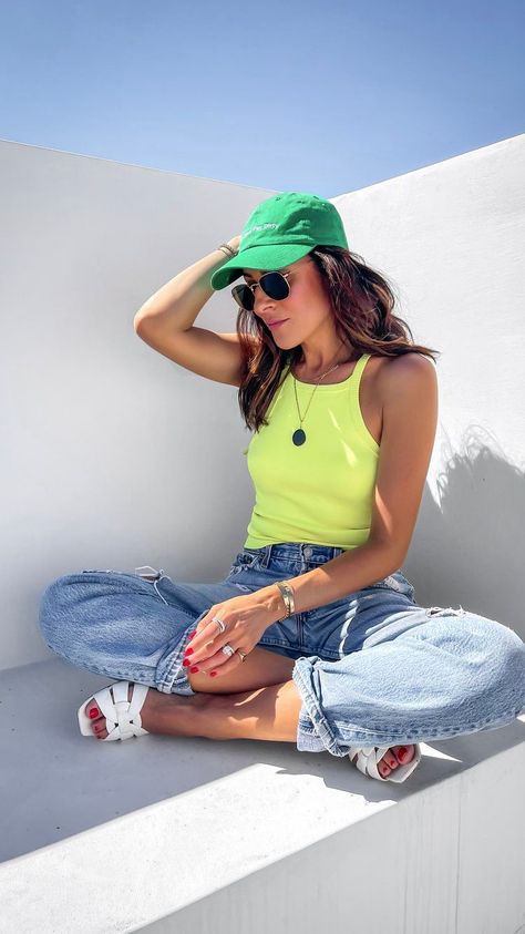 Lucy Whims, Neon Yellow Outfit, Lucy Hernandez, Hot Pink Blazers, Summer Neutrals, Coachella Fashion, Cap White, Style Inspiration Spring, Yellow Outfit