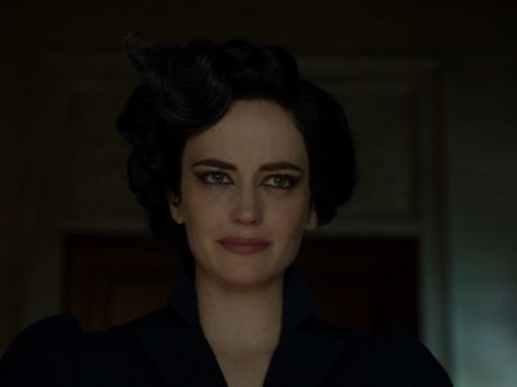 Eva Green as Mrs Peregrine Olive Miss Peregrine, Emma From Miss Peregrines, Miss Peregrines Eva Green, Millard Miss Peregrine, Marauders Cast, Ms Peregrines Home For Peculiar Children, Ms Peregrine, Mrs Peregrine, Film 1990