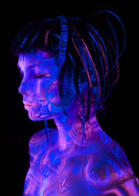 Uv Photography, Uv Makeup, Cyberpunk Techwear, Neon Girl, Electric Forest, Cyberpunk Girl, Arte Cyberpunk, Futuristic Art, Cyberpunk Art