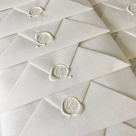 Piles of pretty handmade envelopes and messy white wax seals 😍👌🏻😍 #loveit #waxseals #calligraphywaxseal #moderninvites #handmadepaper #handmade #invitations #white #textureheaven #texture #details Wedding Invitations Wax Seal, White Wax Seal, Handmade Invitations, Handmade Envelopes, White Wax, White Hearts, Modern Invitation, Glamorous Wedding, Envelope Liners