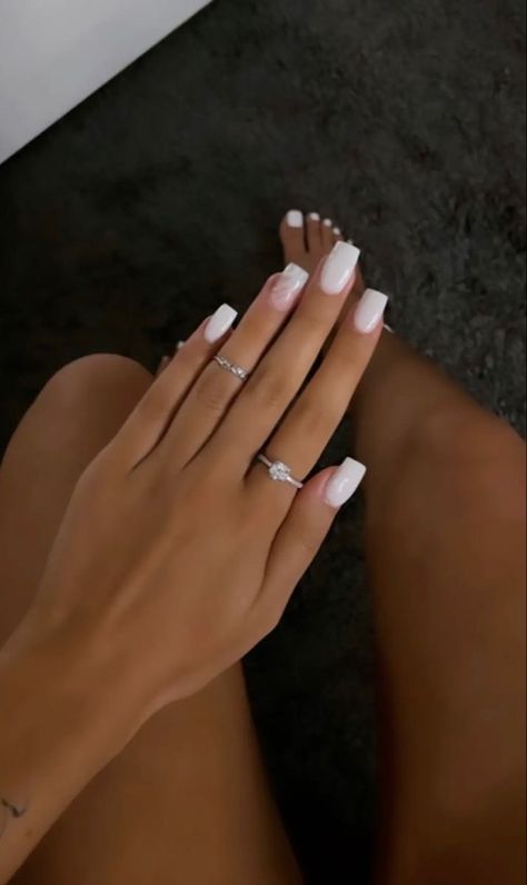 Summer Nails 2023 White, Square White Nails, Classy White Nails, White Square Nails, Plain Acrylic Nails, Neutral Nail Art, Solar Nails, Workout Body, Ten Nails