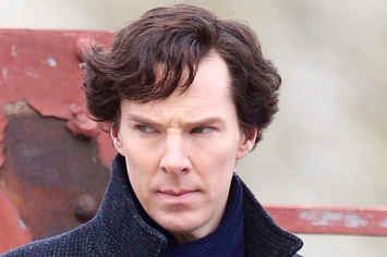 Benedict Cumberbatch Is Filming “Sherlock” Again And He Looks Damn Good Benedict Cumberbatch Sherlock, Benedict Cumberbatch, Sherlock Holmes, Movie Tv, Breaking News, Couch, Entertainment, Film, Sports