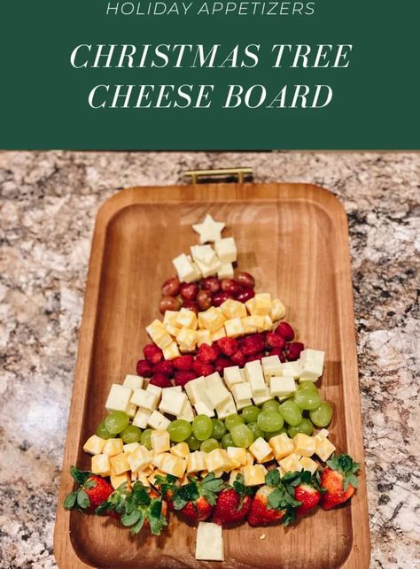 Charcuterie boards are all the rage, so why not make one for the holidays? Everyone loves a cheese tray to serve as an appetizer. Let's just shape it as a christmas tree. Christmas Tree Cheese Board, Tree Cheese Board, Christmas Tent, Cute Casual Mom Outfits, Christmas Tree Cheese, Appetizer Christmas, Holiday Appetizers Christmas, Cool Mom Outfits, Host Christmas