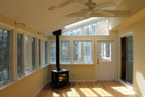 beautiful sunroom with a working wood burning stove that produces enough heat for the entire down stairs. Veranda Design, Small Sunroom, Three Season Porch, 3 Season Room, 4 Season Room, Four Seasons Room, Balkon Decor, Sunroom Addition, Three Season Room