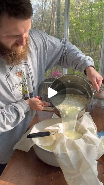 Make Mozzarella Cheese, Homemade Mozzarella Cheese, Cheese Recipes Homemade, Homemade Mozzarella, Cheese Making Recipes, Homemade Yogurt, Homemade Cheese, No Dairy Recipes, How To Make Cheese