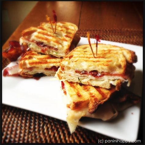 Post image for Big Game Week: Turkey, Bacon and Swiss Panini Bacon Panini, Panini Press Recipes, Turkey Panini, School Lunch Recipes, Panini Recipes, Panini Sandwiches, Turkey Bacon, Delicious Sandwiches, Green Goddess