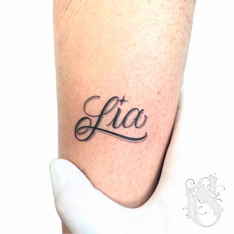 Name-Tattoo ‚Lia‘ ...on a lower leg 🔍 You‘ll see the name of Lia‘s brother tomorrow 🤩 • @saphirtattoos  Studio @inkwelltattooclub • • #letteringtattoo #letteringdaily #letteringart #letteringcartel #letteringleague #skinscript #skinartmag #skinart_mag #skinart #skinart_collectors #skinartcollector #skinartgallery #tattooistartmagazine #tattooartistsmagazine #tattooartistmagazine #tattooculturemagazine #risetattoomagazine #saphirtattoos #inkwelltattooclub #schweinfurt Skin Script, Calligraphy Name, Tattoo Artwork, Tattoo Magazines, Tattoo Script, Name Tattoo, Lower Leg, Skin Art, Tattoo Lettering