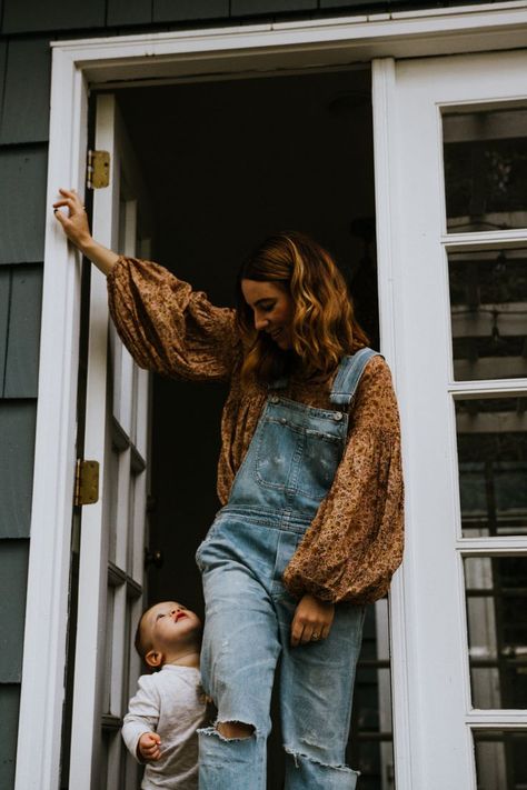 My sweet boy! #10things... Look Boho Chic, Skirt Denim, Skirt Maxi, Modest Clothing, Oversized Blouse, Mode Inspo, Mom Outfits, Looks Style, Mode Inspiration