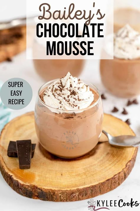 A creamy, decadent, rich dessert, this Bailey's Chocolate Mousse absolutely hits the spot after dinner. Make it ahead and keep in the refrigerator until ready to devour! Baileys Chocolate Mousse, Baileys Dessert, Easy Chocolate Mousse, Baileys Recipes, Impressive Desserts, Boozy Desserts, Make Ahead Desserts, Rich Desserts, Mousse Recipes