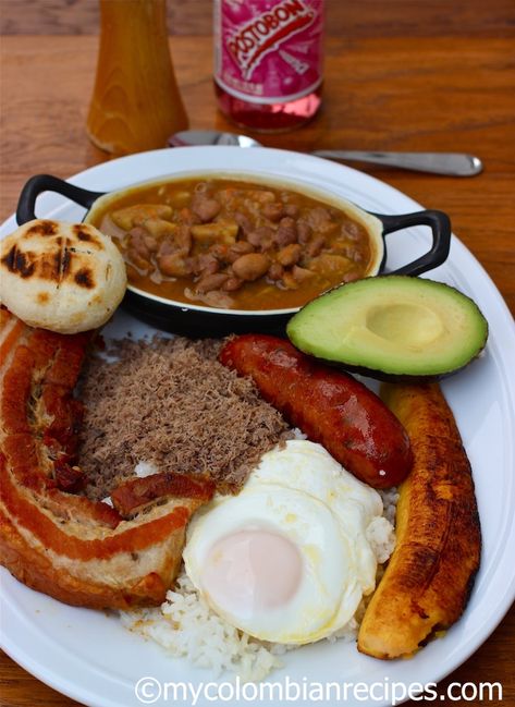 Bandeja Paisa (Paisa Platter) | My Colombian Recipes Columbian Recipes, Colombian Dishes, Colombian Style, Colombian Recipes, Colombian Cuisine, Latin Recipes, Ripe Plantain, Colombian Food, Grilled Beef