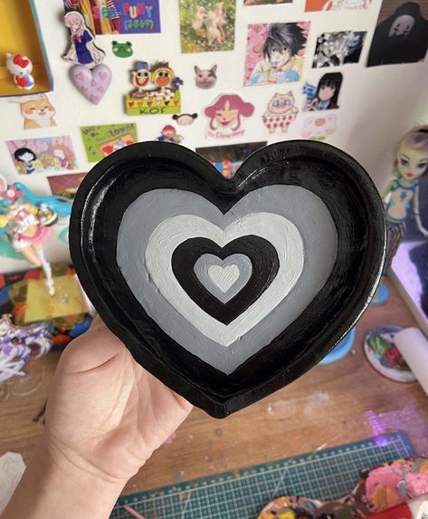 Goth Clay Crafts, Gothic Clay Ideas, Heart Incense Holder, Clay Incense Holder, Clay Inspo, Clay Heart, Diy Air Dry Clay, Pinterest Diy Crafts, Clay Diy Projects