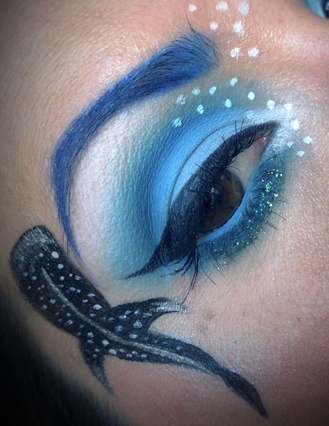 Blue Ocean Makeup Looks, Shark Costume Makeup, Shark Eye Makeup, Shark Makeup Look, Jaws Makeup, Beach Themed Makeup, Sea Creature Face Paint, Blue Makeup Halloween, Shark Makeup Halloween