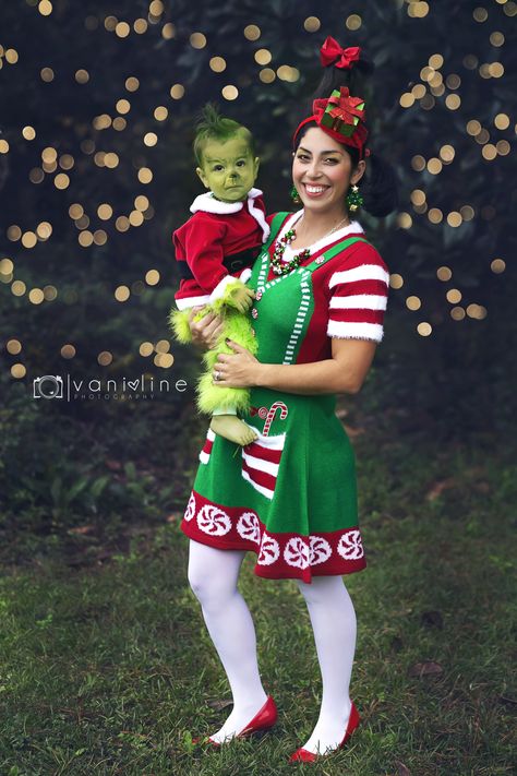 Grinch Themed Family Pictures, Grinch Christmas Pictures Family, The Grinch Halloween Costume Family, Grinch Family Pictures, Grinch Pictures With Kids, Diy Whoville Costumes, Grinch Family Christmas Card, Whoville Costumes, Baby Grinch