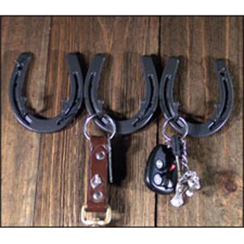 Triple Horseshoe Key Hook Horseshoe Projects, Western Crafts, Horseshoe Decor, Horseshoe Crafts, Horse Shoes, Equestrian Decor, Horse Crafts, Horseshoe Art, Horse Decor