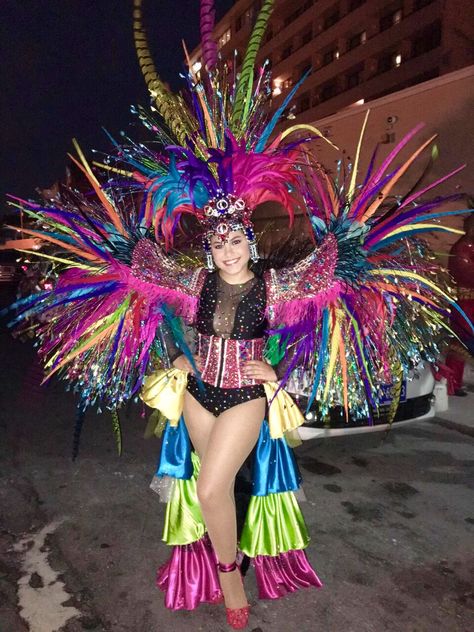 Carnaval #party #carnaval #colors #explosion #costume #aruba #brazil #fun #parade #dance Mardi Gras Party, Aruba, Mardi Gras, Brazil, Carnival, Travel, Color