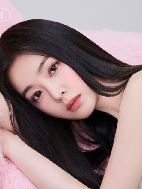 Irene Red Velvet Photoshoot, Red Velvet Outfit, Red Velvet Photoshoot, Redvelvet Irene, Bae Joohyun, Red Velvet Irene, Extended Play, K Beauty, South Korean Girls