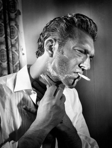 "You can't escape from what you are." - Vincent Cassel. Straight razor shave with a morning smoke. Photo Star, Vincent Cassel, Mans World, Famous Faces, Barber Shop, Famous People, Movie Stars, Shaving, Actors & Actresses