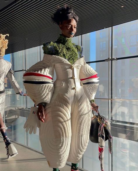 Theophilio Fashion, Extraterrestrial Outfit, Fashion Juxtaposition, Size Inclusive Fashion, Weird Clothes Aesthetic, Juxtaposition Fashion, Runway Avant Garde, Architecture Inspired Fashion, Fashion Extravagant