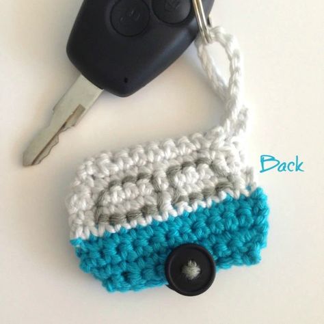 Weiner Dogs, Confection Au Crochet, Crochet Keychain Pattern, Craft Stuff, Crochet Diy, Crochet Motifs, Crochet Keychain, Crochet Applique, Love Crochet