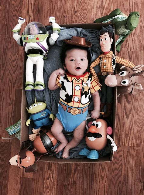 Newborn baby pictures ; Toy story Baby Kostüm, Newborn Photo Shoot, Baby Boy Pictures, Baby Boy Photography, Baby Sleep Problems, Baby Boy Photos, Foto Baby, Boy Pictures, Foto Poses