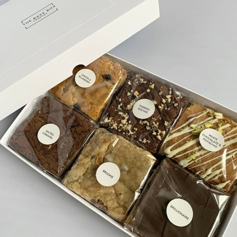 This Brownies item by TheBakeBoxCompany has 80 favourites from Etsy shoppers. Is dispatched from United Kingdom. Listed on 16 Sep, 2024 Brownies Packaging Ideas, Brownies Packaging, Brownie Business, Brownie Packaging, Gourmet Box, Ultimate Brownies, Kue Macaroon, Bakery Packaging Design, Bake Sale Packaging