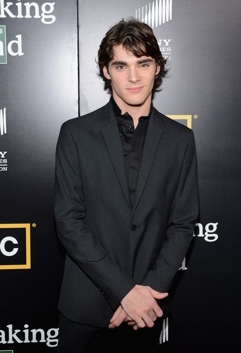 And I'm corpsed.* Rj Mitte Breaking Bad, Breaking Bad Walt Jr, Walter Jr Breaking Bad, Walt Jr, Rj Mitte, Crooked Smile, Funny Valentines Cards, Awards Viewing Party, Cinnamon Girl